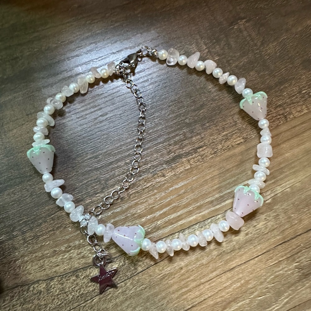 DALMATA Pearl Strawberry and Rosequartz Necklace